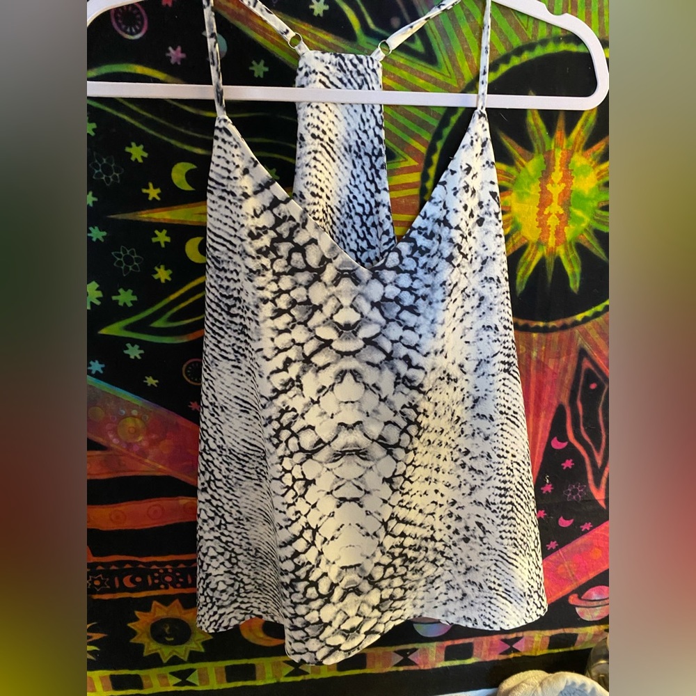 Snake skin pattered tank
